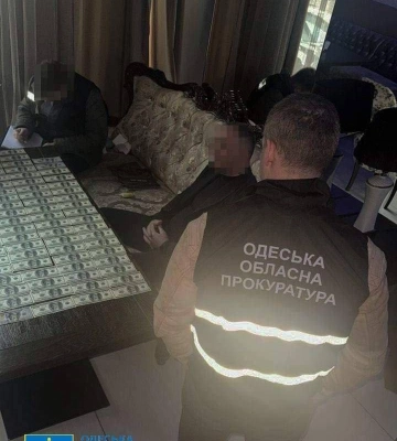 Депутат райради на Одещині вимагав з підприємця 20 тисяч доларів за вирішення «земельного питання»