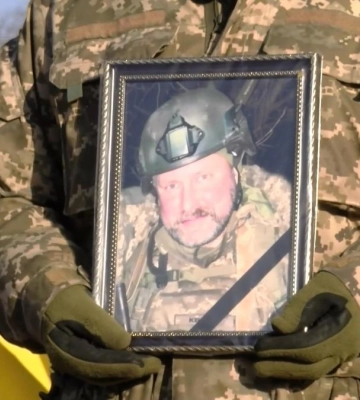 Загинув, рятуючи побратимів: у Рівному попрощалися з військовослужбовцем Валентином Данчуком (ВІДЕО)