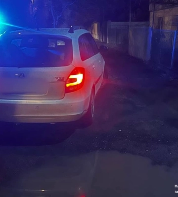 В Ужгороді виявили нетверезого водія, у якого з собою були, ймовірно, наркотичні речовини