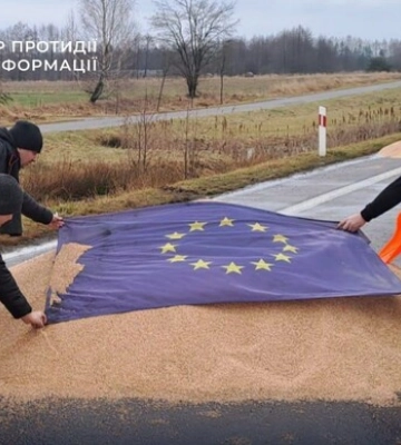 Кулеба прокоментував інцидент з розсипаним зерном на польському кордоні