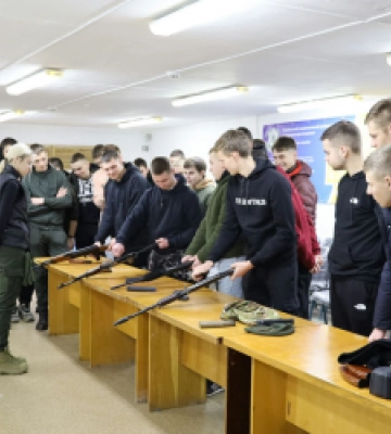 У Львівському університеті природокористування пройшло навчання з основ безпеки та поводження зі зброєю