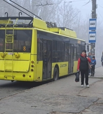 У Херсоні внаслідок ворожих обстрілів пошкоджено теплотраси на двох котельнях: багатоповерхівки без опалення