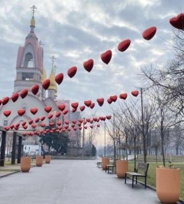 Ростова лялька, музика і фотограф: у дніпровському сквері Усачова організовують захід до Дня закоханих