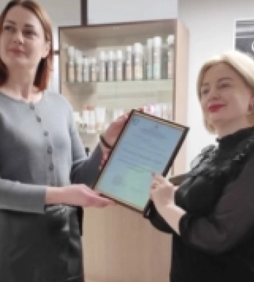 Краса – це здоров’я: салон у Вараші отримав сертифікат безпеки МОЗ