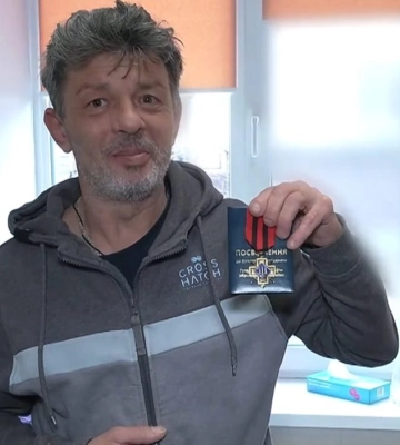 Бійцю 128-ї бригади ТрО з Дніпра вручили нагороду від Президента України