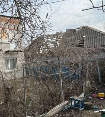 Окупанти вдарили по Нікополю, пошкоджено будинки: є постраждалий. Фото