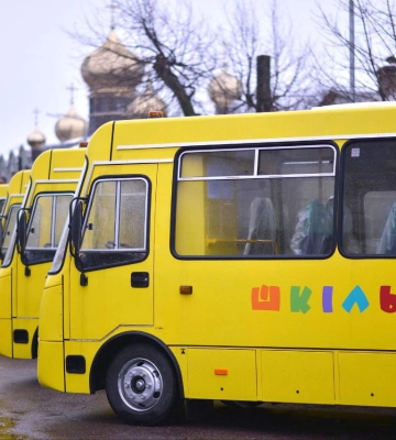 Підвезення дітей до шкіл: за рік для Черкащини придбали понад 40 автобусів