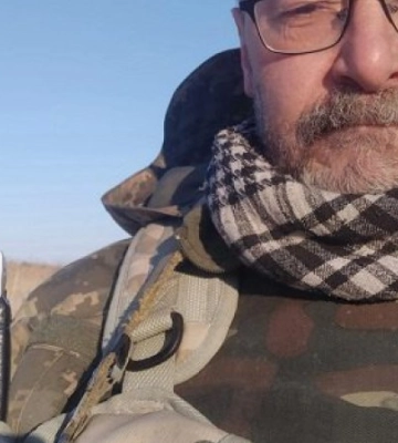 Із фронту до власної кузні: як ветеран зі Львівщини виготовляє ковані скульптури та допомагає війську
