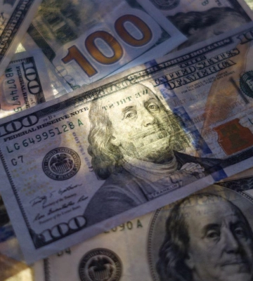 НБУ підвищив офіційний курс долара до максимуму з початку січня