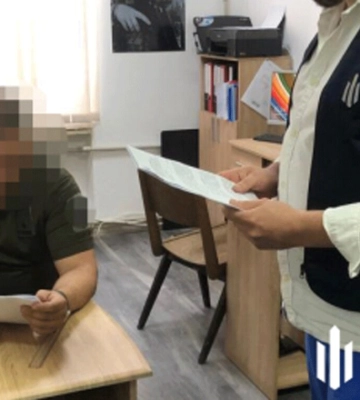 Судитимуть ексвоєнкома із Закарпаття, який змушував солдатів будувати йому маєток, – ДБР