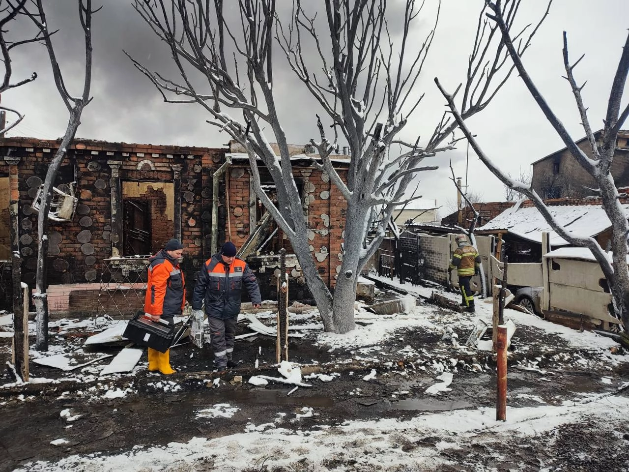 Оккупанты снова обстреляли Великий Бурлук: под завалами находятся люди -  Региональные новости