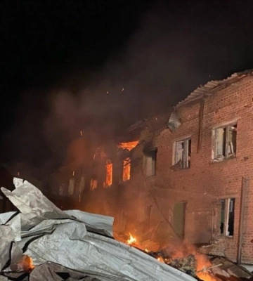 Великий Бурлук потрапив під обстріл сил РФ, поранені 7 цивільних, є люди під завалами – Харківська ОВА