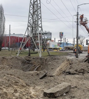 Енергетики за тиждень підключили 123 тисячі споживачів після обстрілів