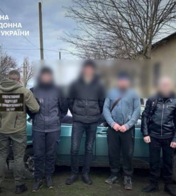Прикордонники затримали на Одещині водія при спробі допомогти чоловікам втекти за кордон