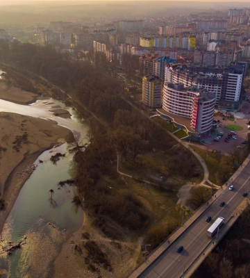 Цьогоріч в Івано-Франківську продовжують будувати новий пасічнянський міст - максимально активізують роботи