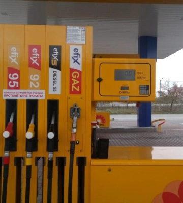 Майже 55 гривень за літр: АЗС показали свіжі ціни на бензин, дизель та автогаз в Одеській та Львівській областях