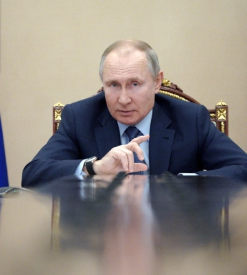 "Не мог приехать сам": Путин обвинил в продолжении войны в Украине Бориса Джонсона и США