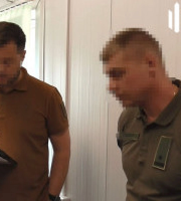 На Київщині офіцера викрили на вимаганні хабарів з підлеглих за надання матдопомоги та відпусток