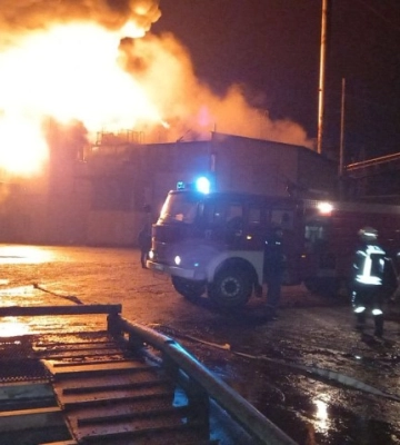 На Кіровоградщині горів цех підприємства. Під час гасіння пожежі загинув рятувальник
