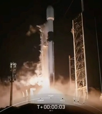 SpaceX запустила на Місяць приватний посадковий апарат