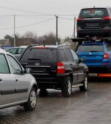 За січень 2024 року українці імпортували автомобілів на $1,9 млрд