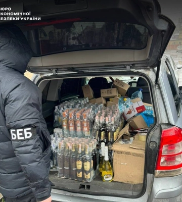 На Волині викрили осіб, які зберігали контрафактні тютюнові та алкогольні вироби (Фото)