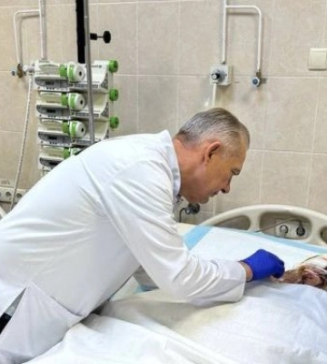У лікарні Дніпра боряться за життя жінки, яка постраждала під час обстрілу м.Селидове
