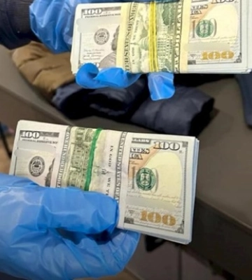У Харкові з хабарем у $55 тис.затримали чиновницю податкової