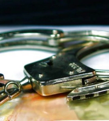 Викрав пів мільйона гривень та пропонував хабар поліцейським: у Вінниці засуджено злочинця