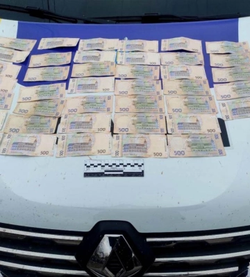 На Рівненщині нетверезий водій пропонував поліцейським 20 тисяч гривень хабаря