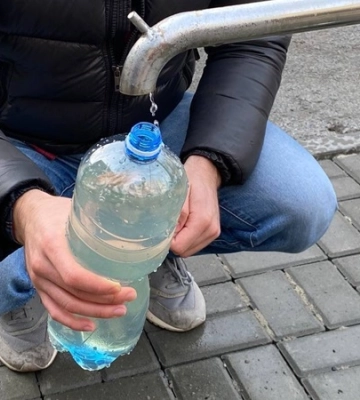«Вона придатна лише для технічного користування», - доцент кафедри екології після дослідження води з колонки