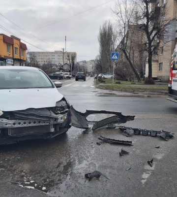 Не надала перевагу в русі: у Черкасах сталася аварія