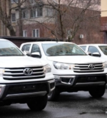 Одеські вогнеборці отримали від благодійників чотири пікапи