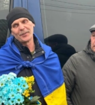 У Вилково Ізмаїльського району повернувся з реабілітації після полону захисник Зміїного