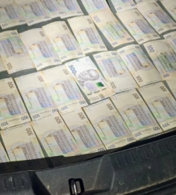 У Львові нетверезий водій поклав в авто патрульних гроші, щоби уникнути штрафу