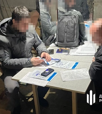 На Херсонщині ДБР викрило посадовців військової служби правопорядку, які вимагали хабарі з військовослужбовців