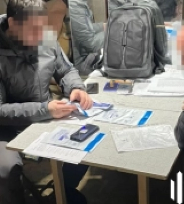 Вимагали хабарі з військовослужбовців: на Херсонщині викрили посадовців військової служби правопорядку