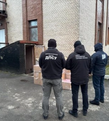 Прикордонники затримали уже третю автоцистерну з контрабандними сигаретами