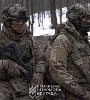 Українські воїни, ймовірно, виходять із Авдіївки – BBC