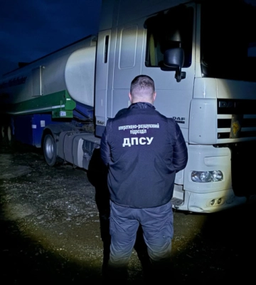 На границе остановили третий за месяц грузовик с контрабандными сигаретами