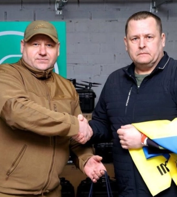 Одразу 12 бригад отримали від Дніпра понад 250 дронів різних моделей