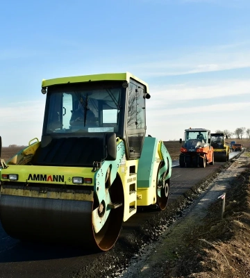 П&#039;ять громад Полтавщини торік виділили понад 15 млн грн на ремонт доріг