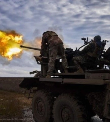 Здійснюють аеророзвідку, артилерійські обстріли, застосовують ударні дрони: ворог намагається захопити позиції на лівому березі Дніпра
