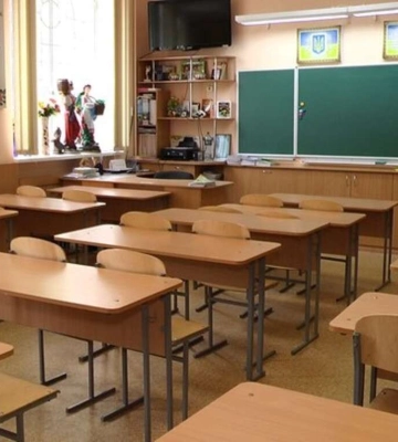 Через нічний обстріл у Дніпрі закривають школи та евакуюють одну з лікарень