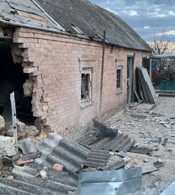 Росіяни вночі чотири рази обстріляли Нікополь та Марганець