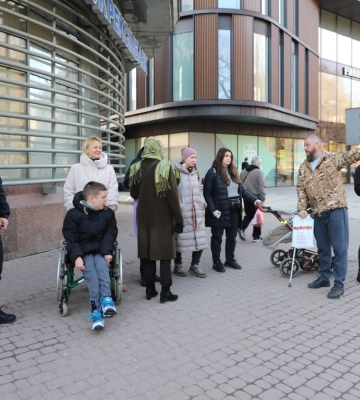 В Ужгороді перевіряли доступність для маломобільних груп населення