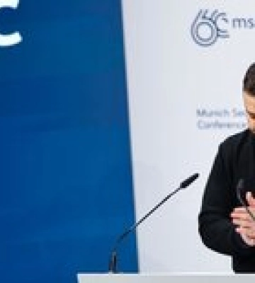 Зеленский о выходе ВСУ из Авдеевки: Правильное решение. Нам не хватило оружия
