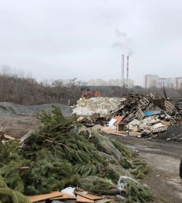 Ділянку землі у Солом&#039;янському районі столиці перетворили на нелегальне звалище - фото