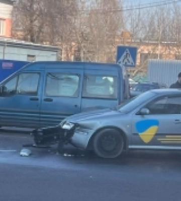На Ковельській зіткнулися два автомобілі