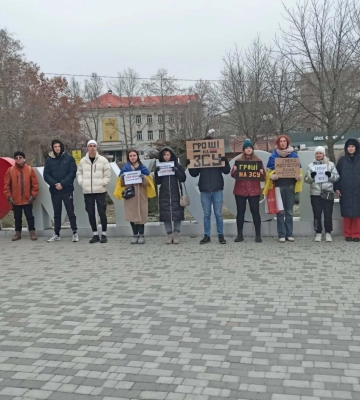 Під час щотижневої акції учасники руху &quot;Гроші для ЗСУ&quot; відвідали миколаївський Євромайдан.